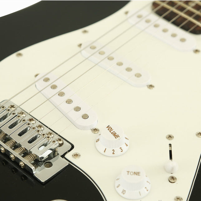 Gitar Elektro Xenon XNE3BK Stratocaster Kasa.