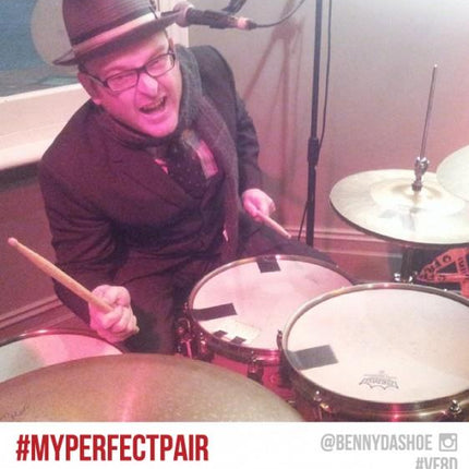 VICFIRTH 8D BAGET HICKORY, 0.540"x16" , MED