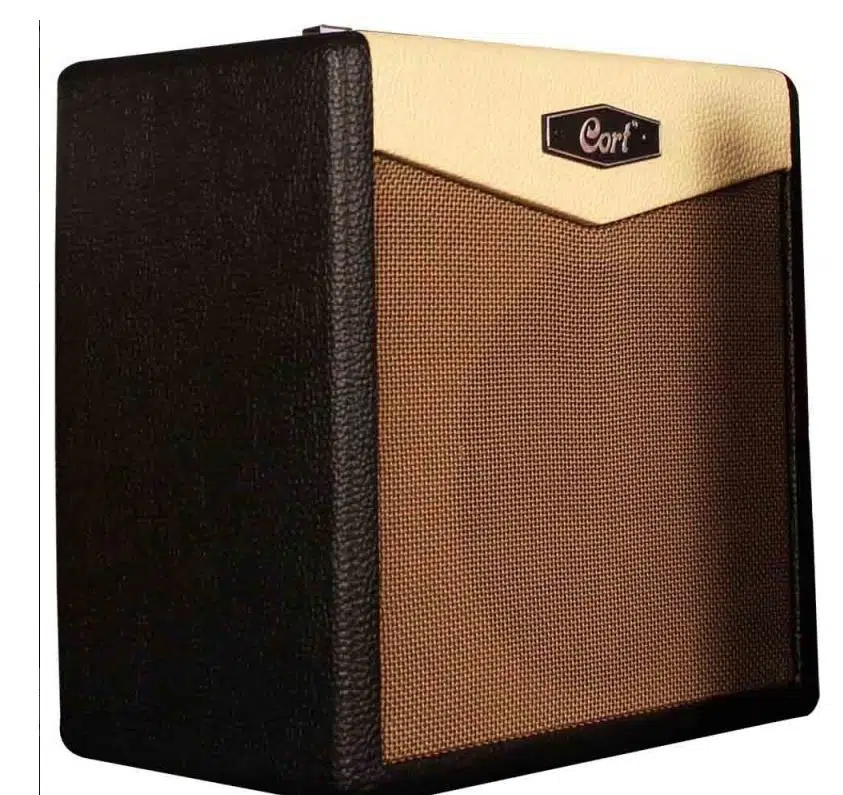 Cort CM30R 30W Elektro Gitar Amfisi | Siyah Renk, Reverb Özellikli, Çift Kanal (Clean/Distortion), 10 İnç Hoparlör